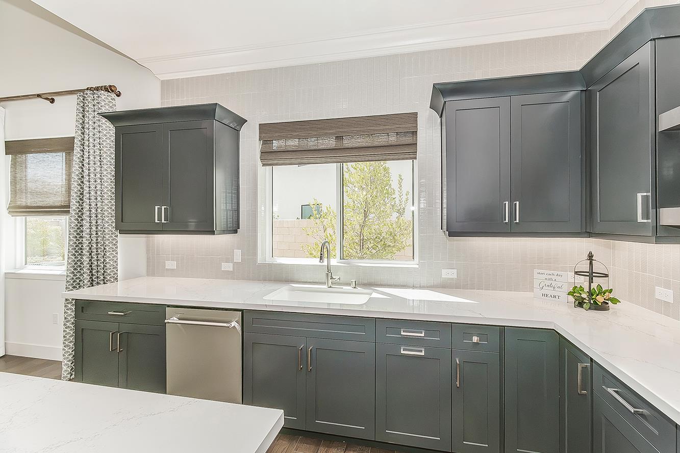 2825 E Beech Tree Dr, Fresno, CA 93730
