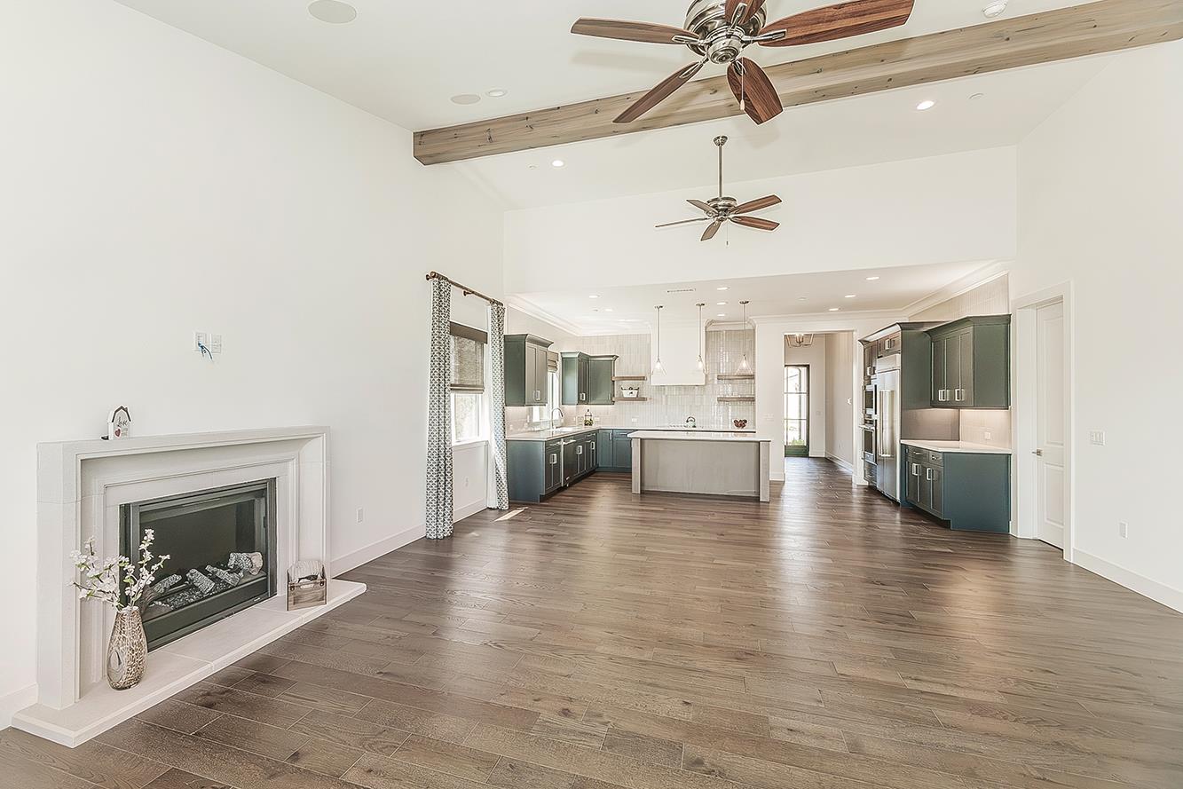 2825 E Beech Tree Dr, Fresno, CA 93730