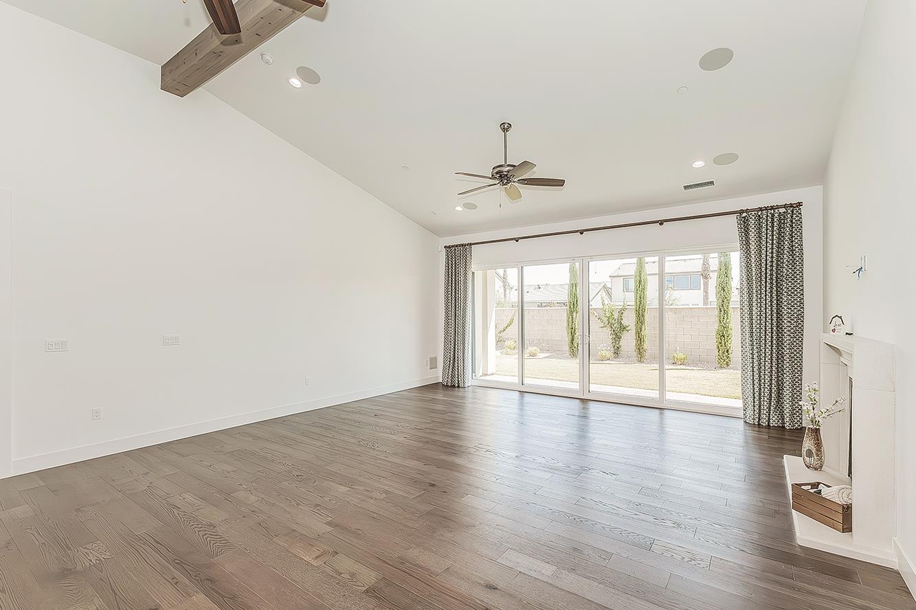 2825 E Beech Tree Dr, Fresno, CA 93730