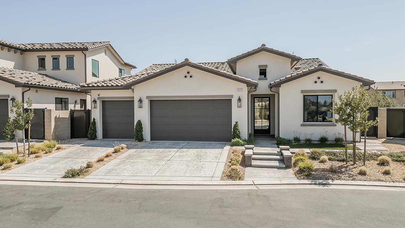 2825 E Beech Tree Dr, Fresno, CA 93730