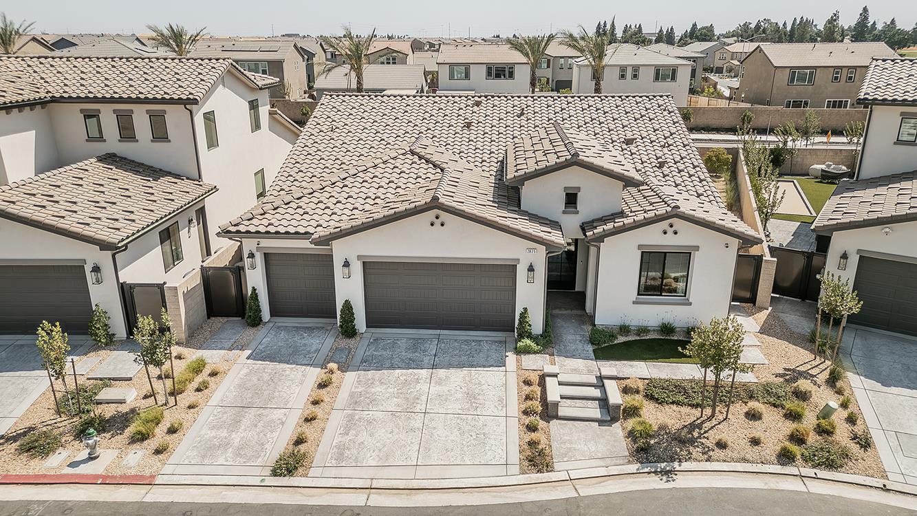 2825 E Beech Tree Dr, Fresno, CA 93730