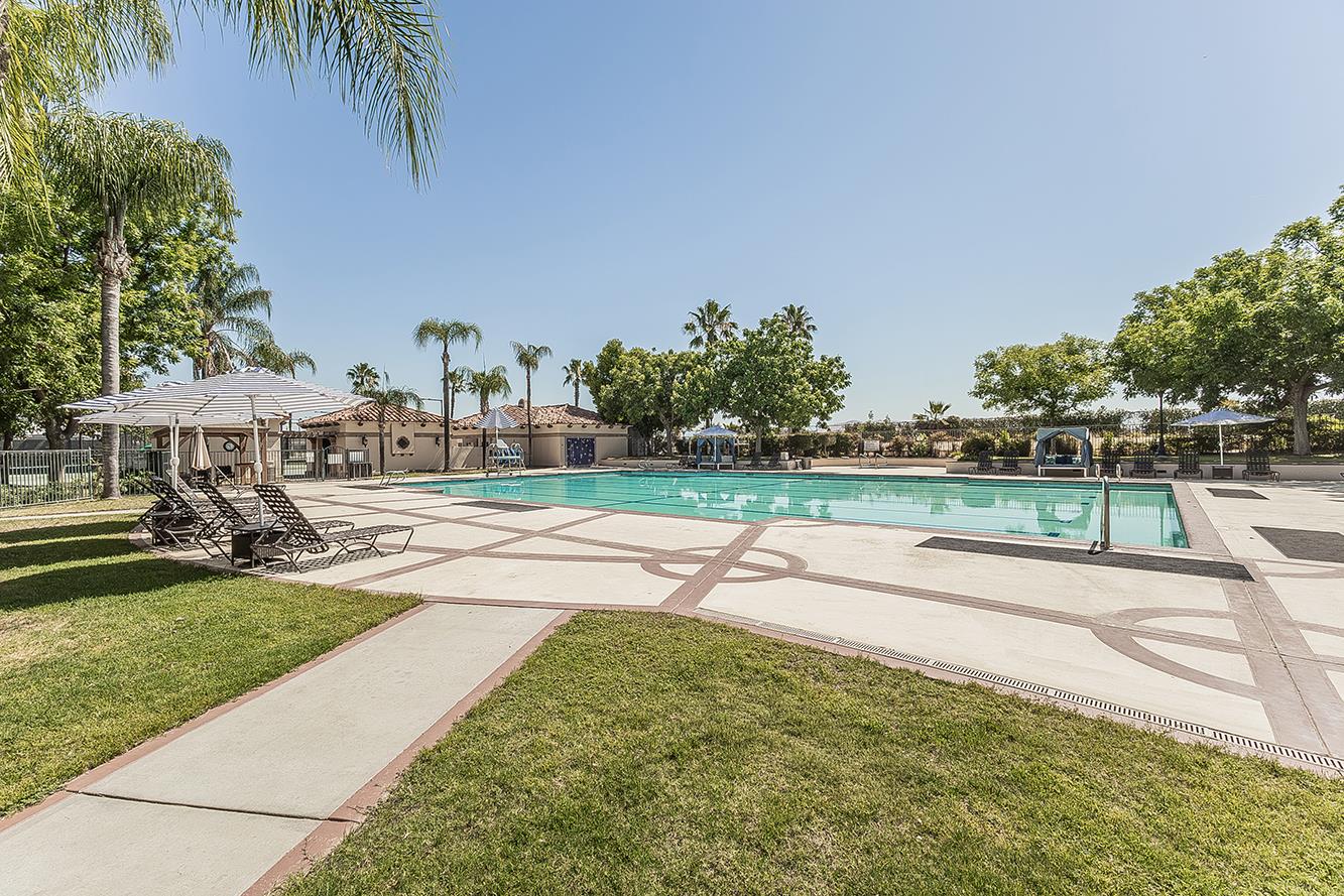 2825 E Beech Tree Dr, Fresno, CA 93730