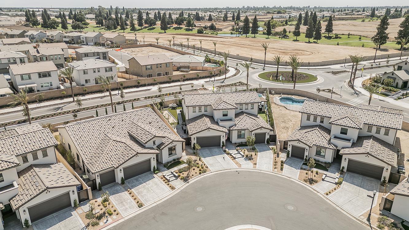 2825 E Beech Tree Dr, Fresno, CA 93730