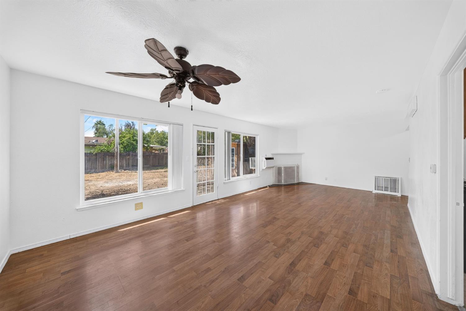 2903 N Fisher St, Fresno, CA 93703