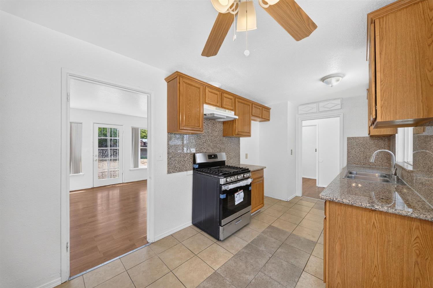 2903 N Fisher St, Fresno, CA 93703