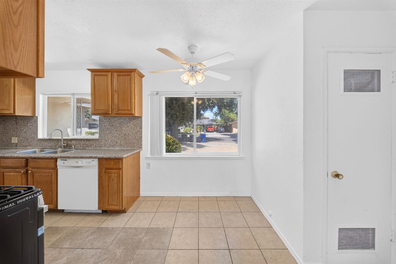 2903 N Fisher St, Fresno, CA 93703