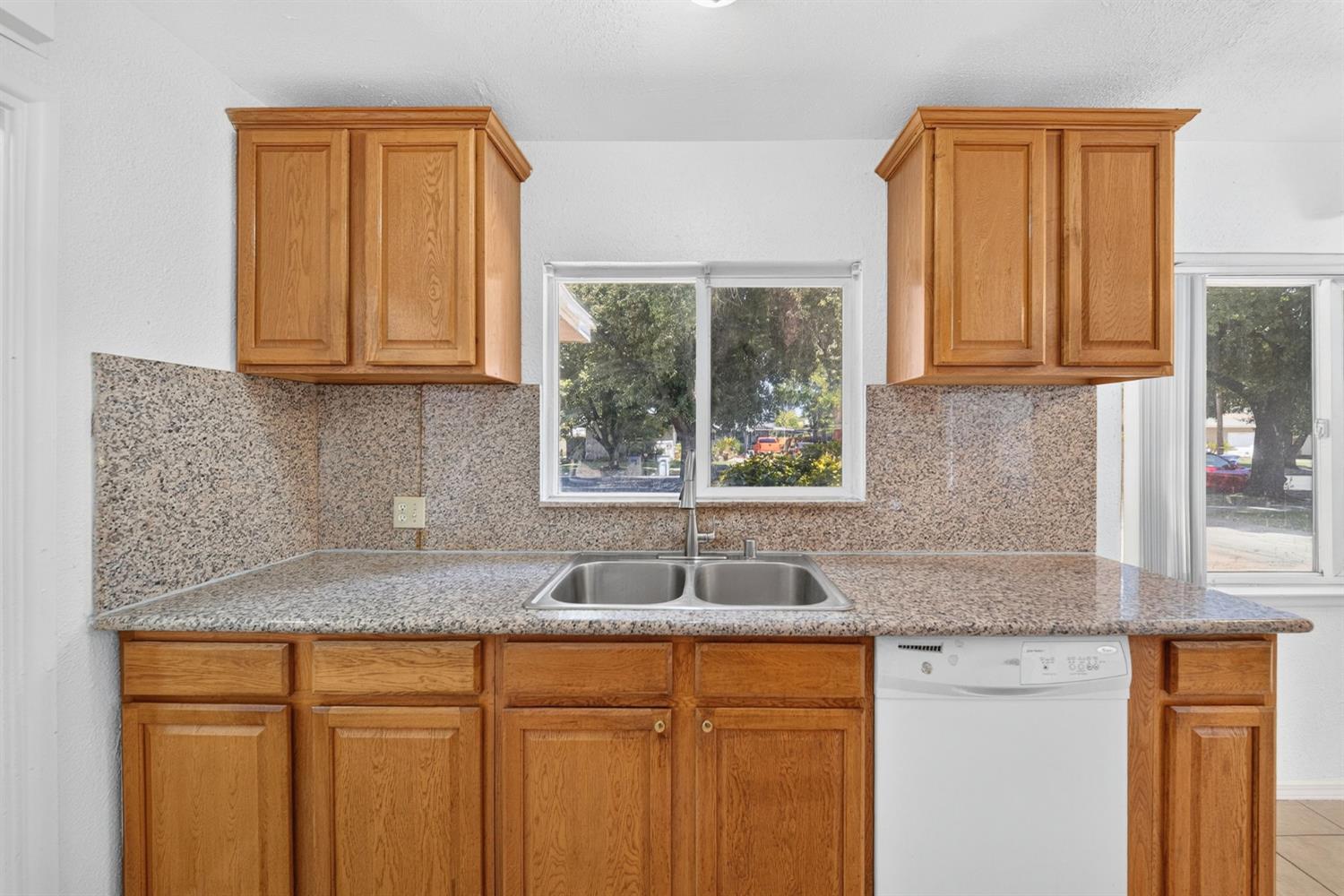 2903 N Fisher St, Fresno, CA 93703