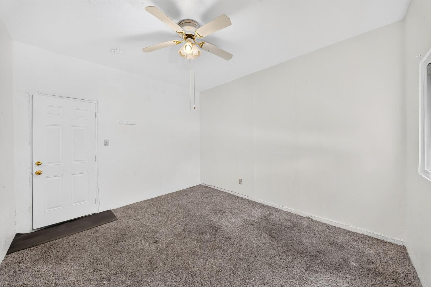 2903 N Fisher St, Fresno, CA 93703
