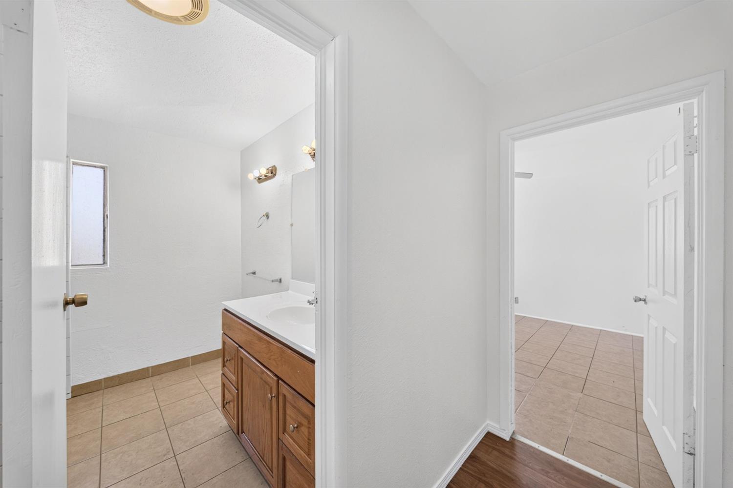 2903 N Fisher St, Fresno, CA 93703