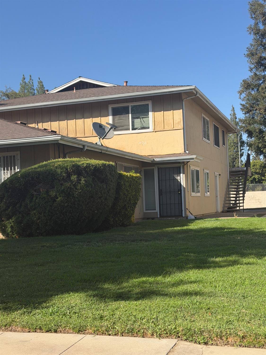 4960 N Holt Ave #101, Fresno, CA 93705