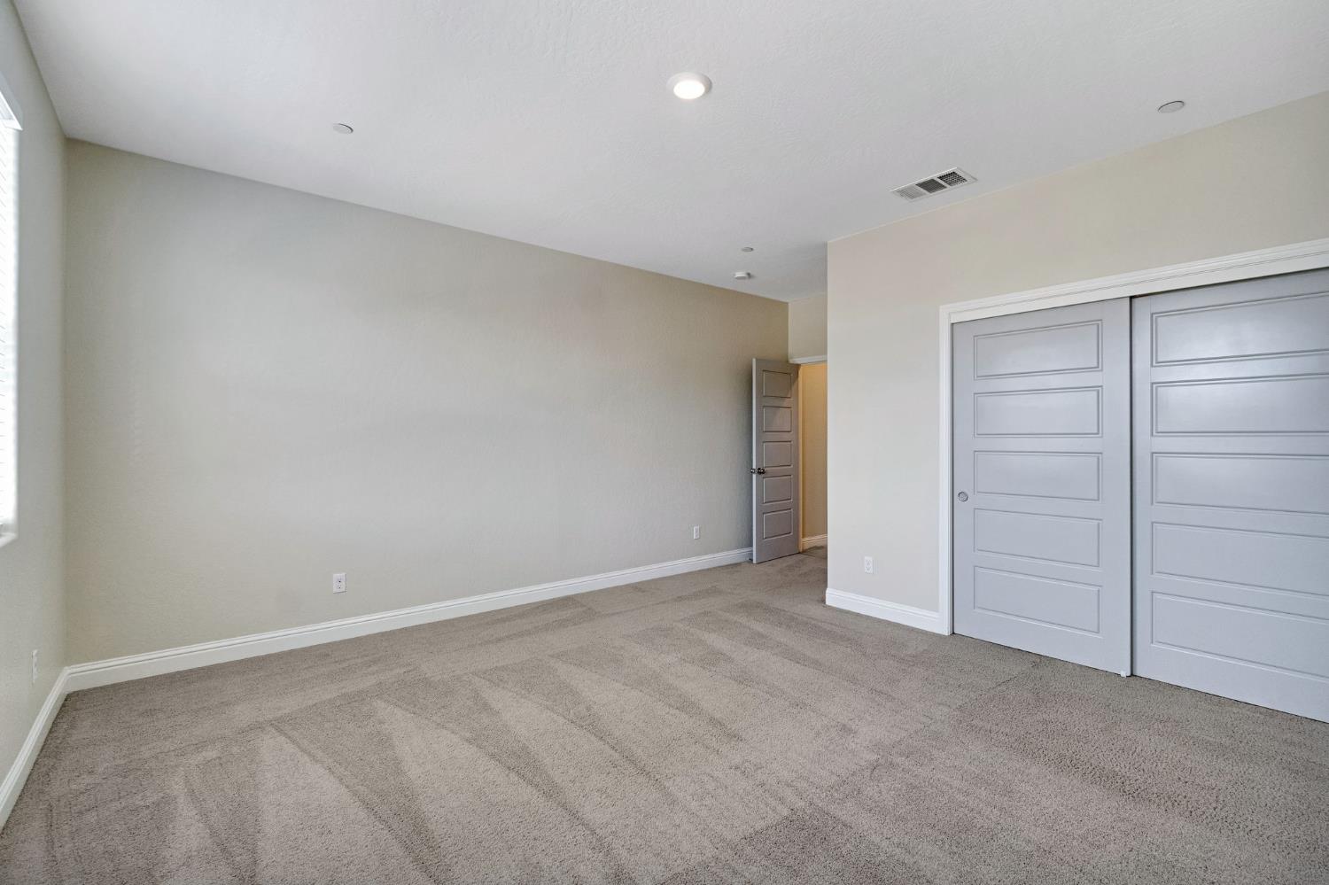454 S Apricot Ave, Fresno, CA 93727