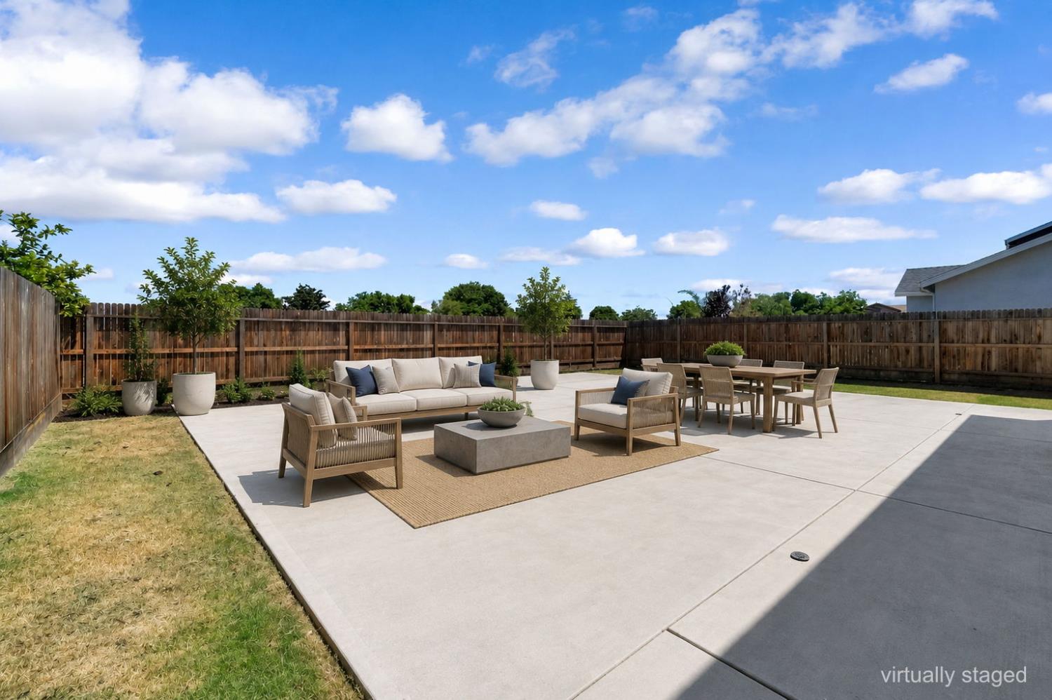 454 S Apricot Ave, Fresno, CA 93727