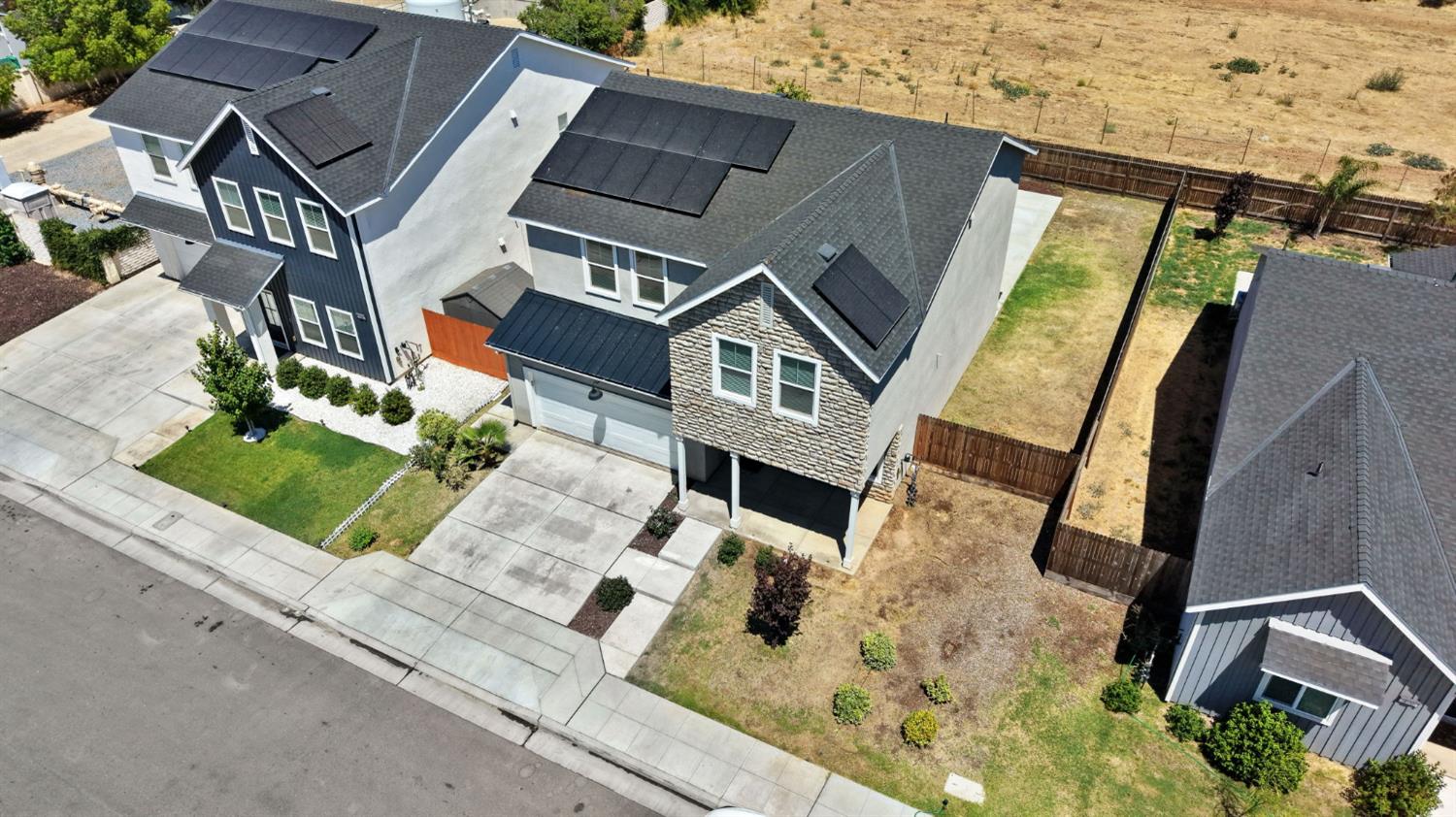 454 S Apricot Ave, Fresno, CA 93727