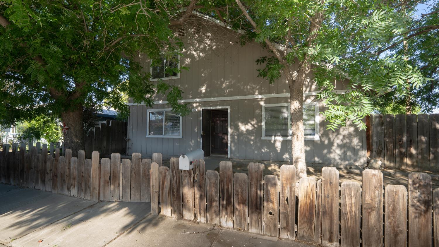 173 N Hayes St, Coalinga, CA 93210