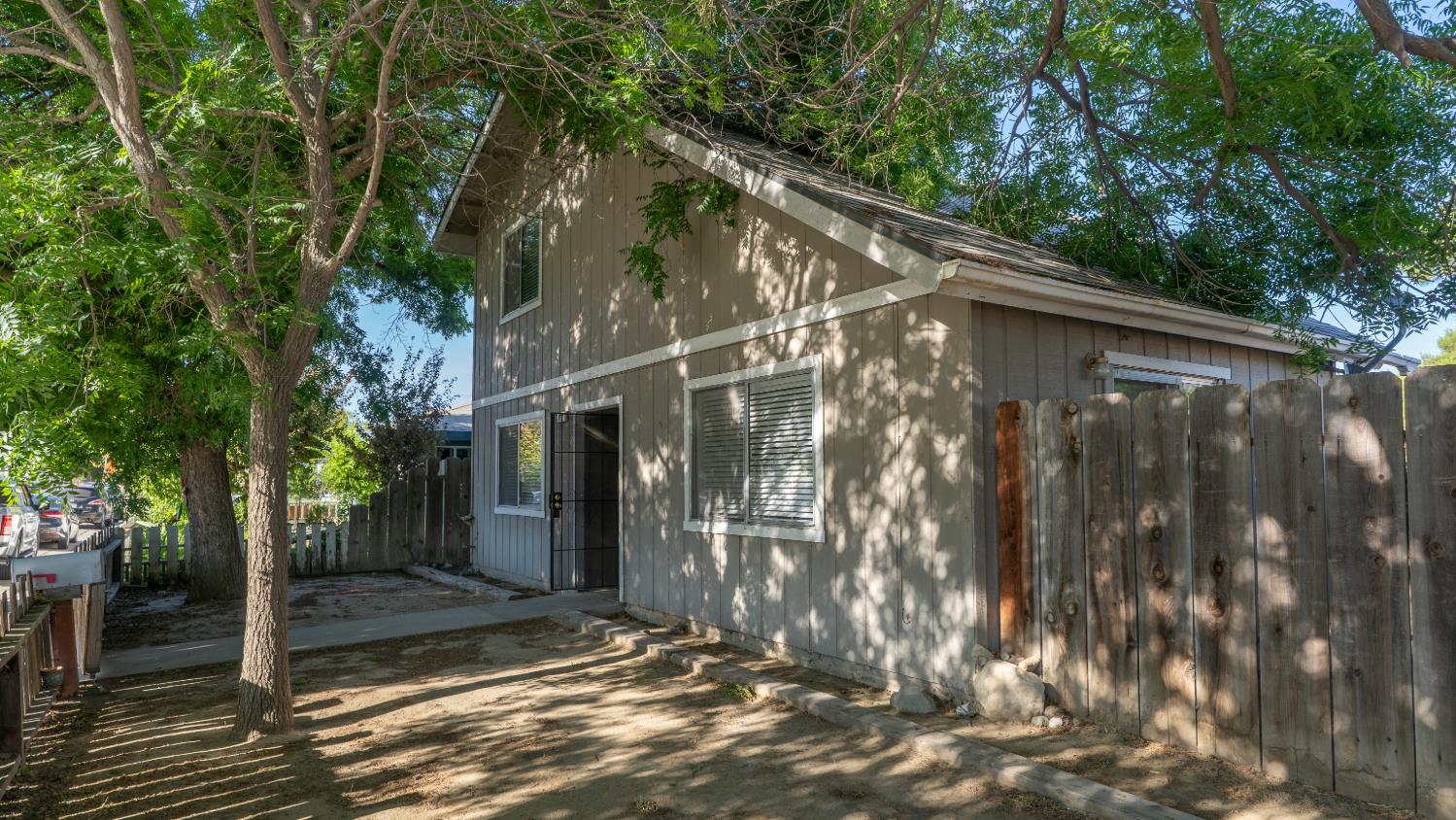 173 N Hayes St, Coalinga, CA 93210