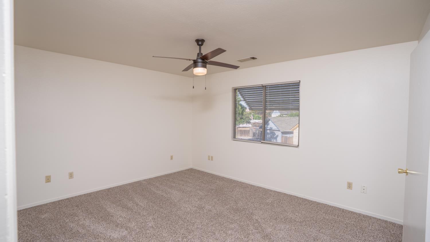 173 N Hayes St, Coalinga, CA 93210