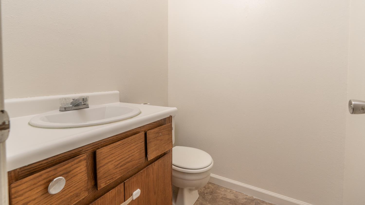 173 N Hayes St, Coalinga, CA 93210
