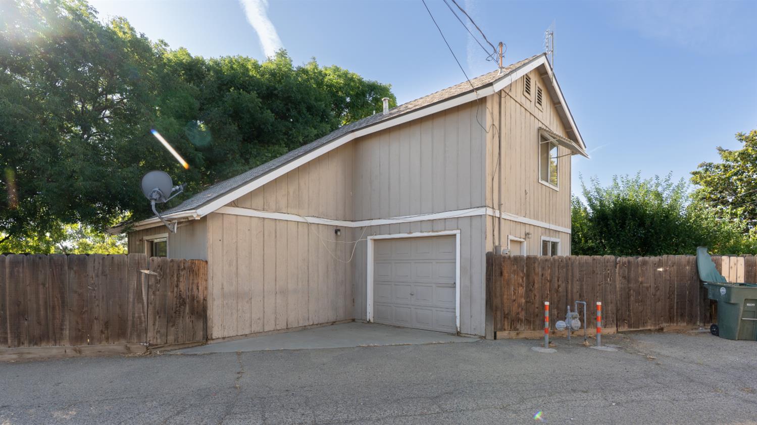 173 N Hayes St, Coalinga, CA 93210
