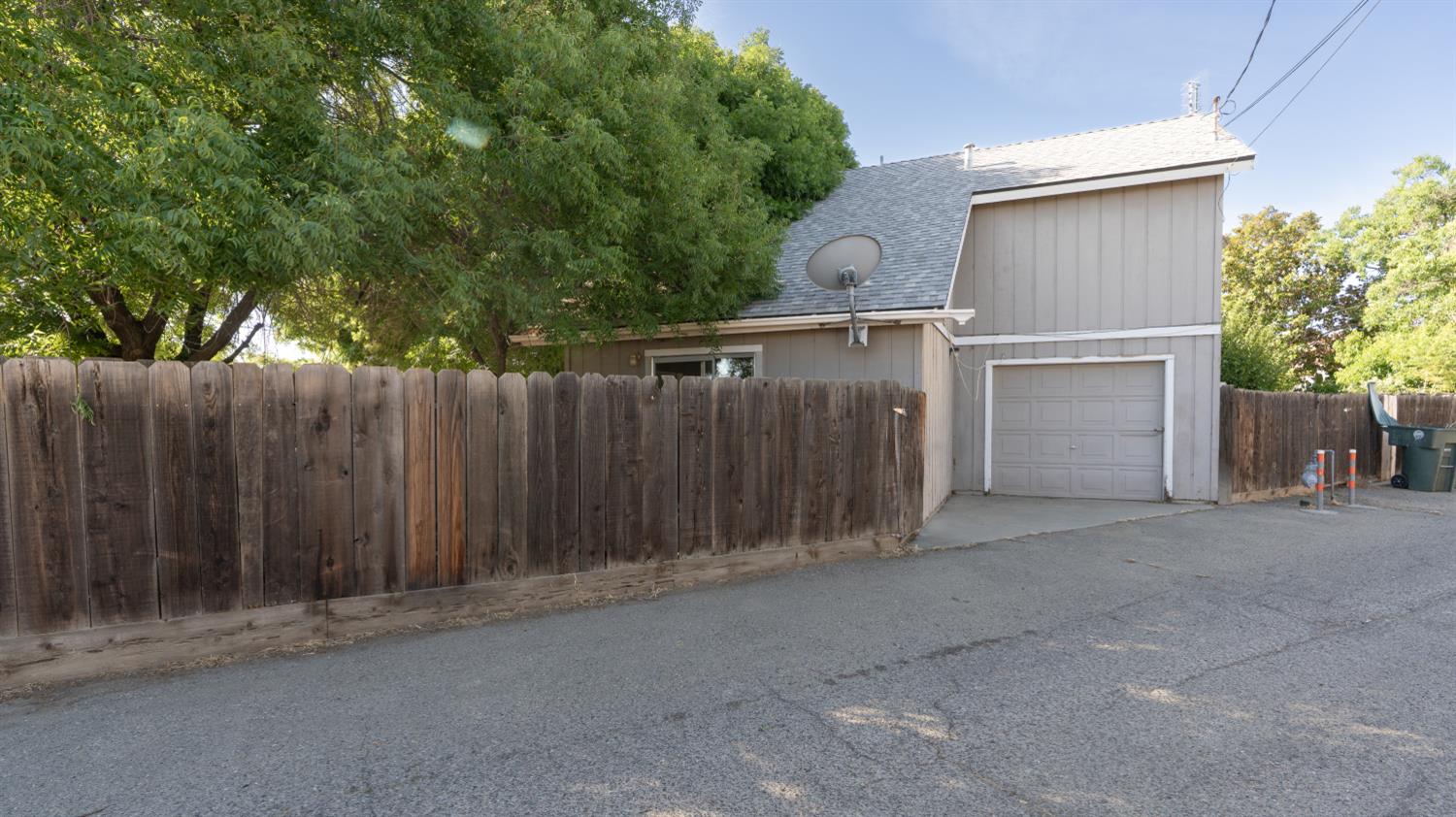 173 N Hayes St, Coalinga, CA 93210
