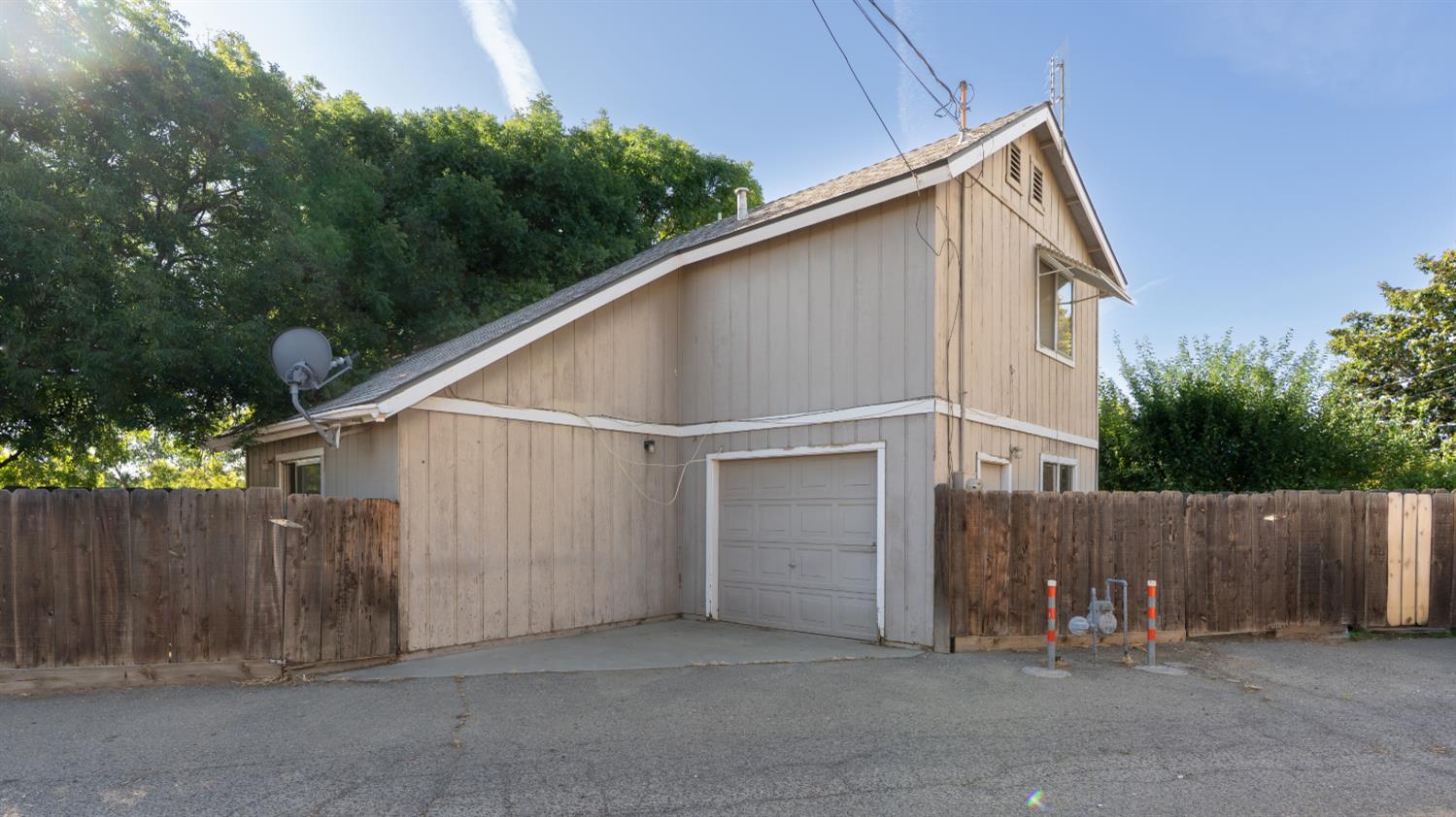 173 N Hayes St, Coalinga, CA 93210