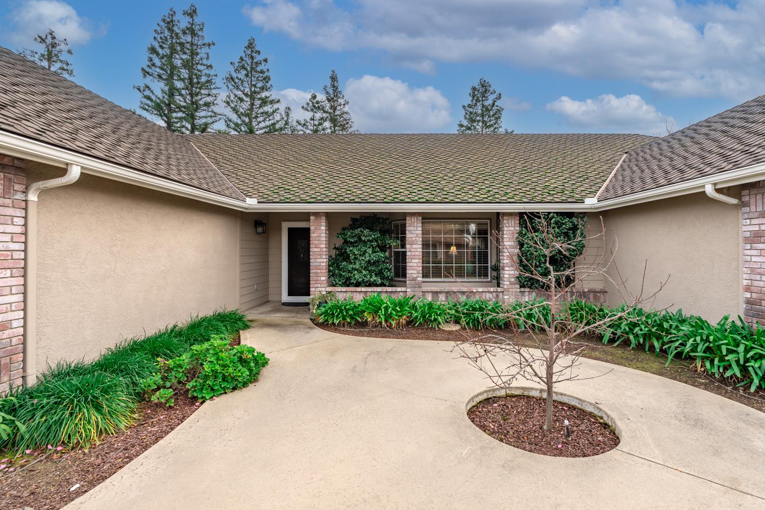 139 E Chestnut, Visalia, CA 93277