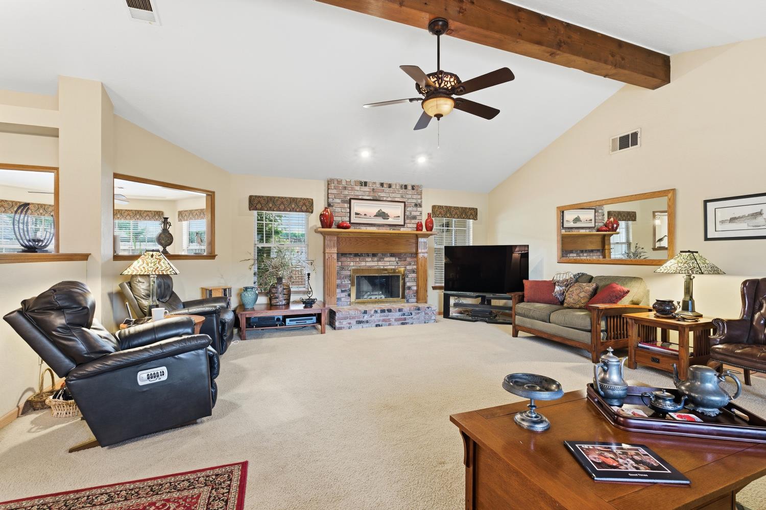 139 E Chestnut, Visalia, CA 93277
