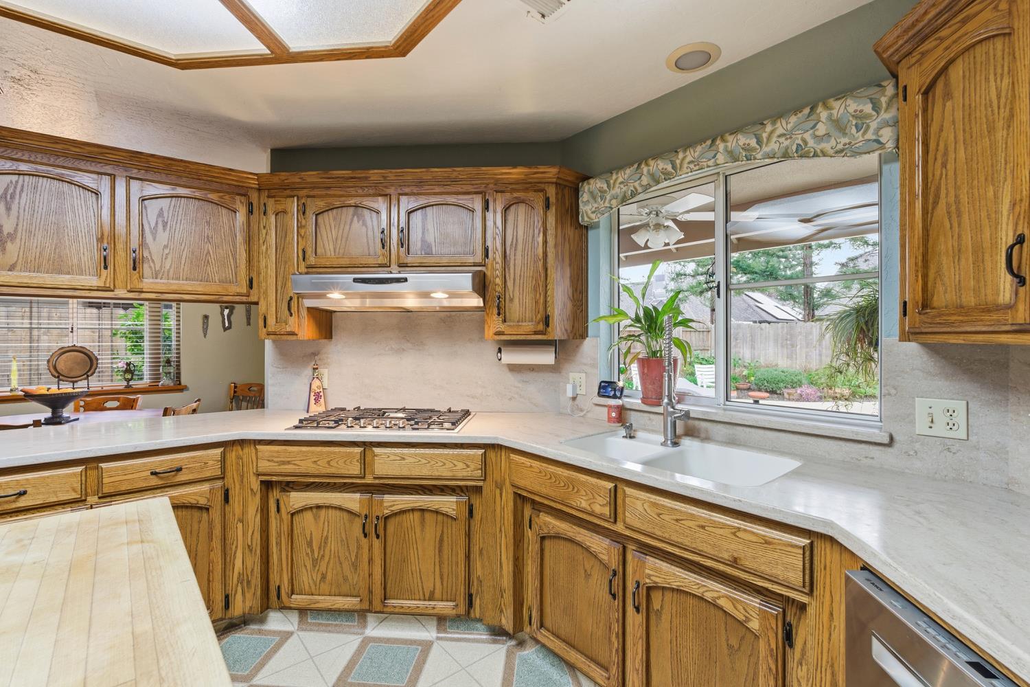 139 E Chestnut, Visalia, CA 93277