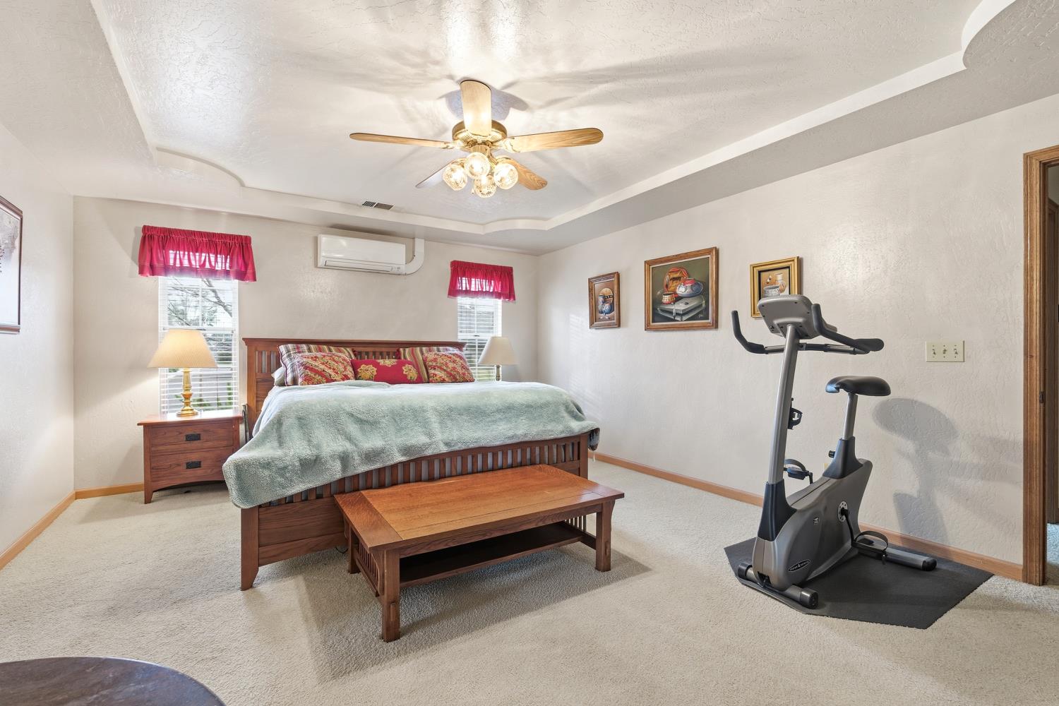 139 E Chestnut, Visalia, CA 93277
