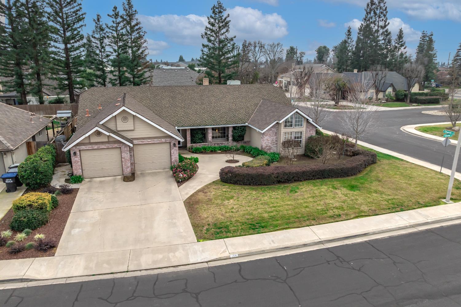 139 E Chestnut, Visalia, CA 93277