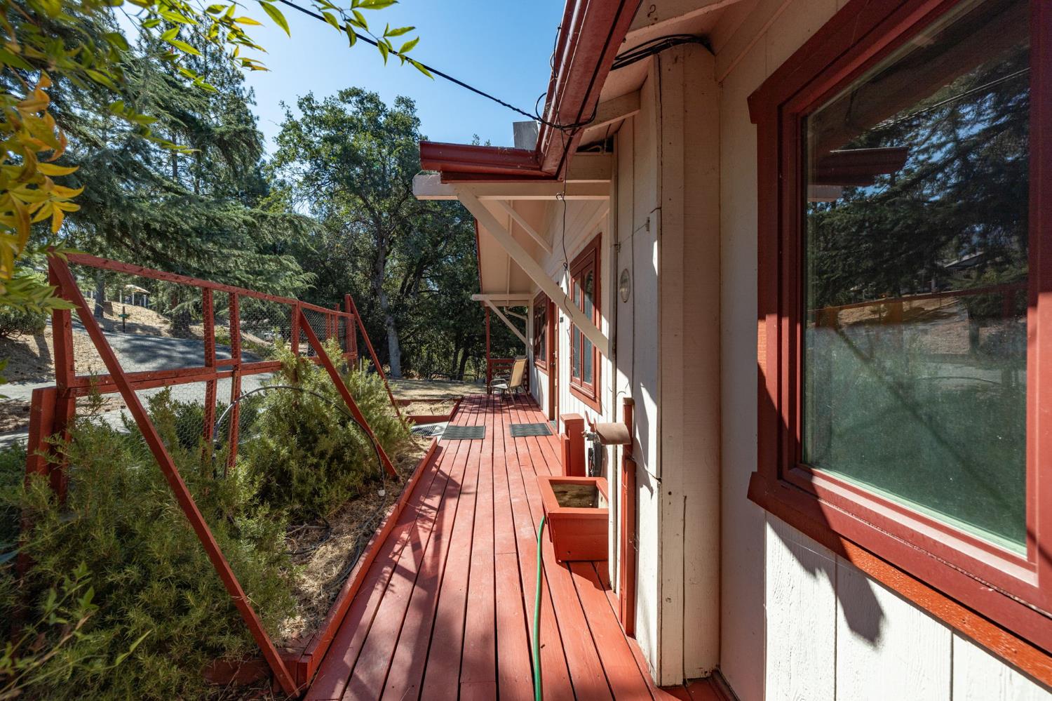 51300 Buckskin Ln, Oakhurst, CA 93644