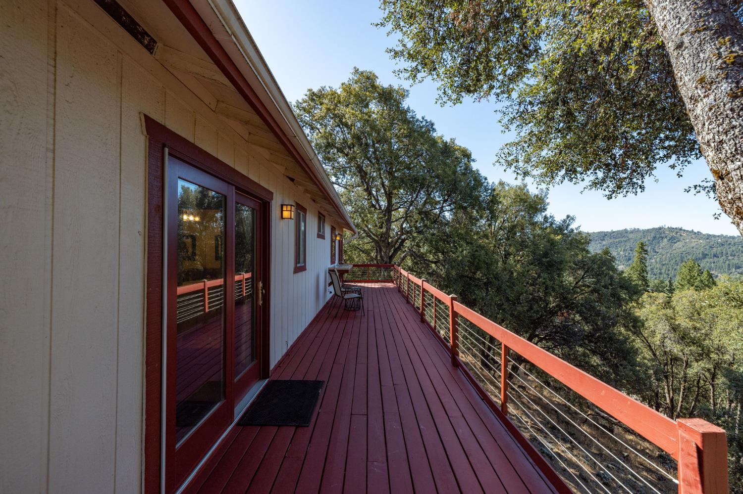 51300 Buckskin Ln, Oakhurst, CA 93644
