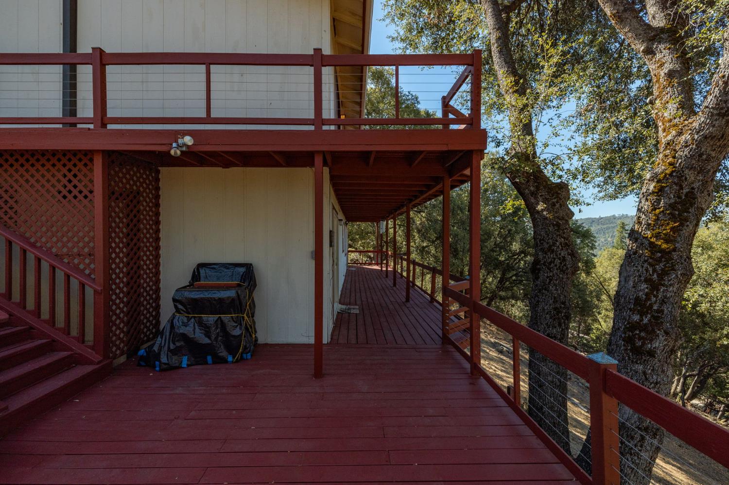 51300 Buckskin Ln, Oakhurst, CA 93644