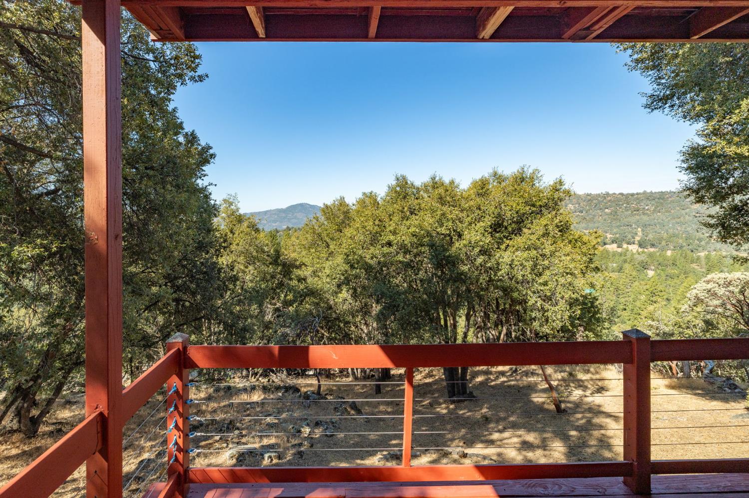 51300 Buckskin Ln, Oakhurst, CA 93644