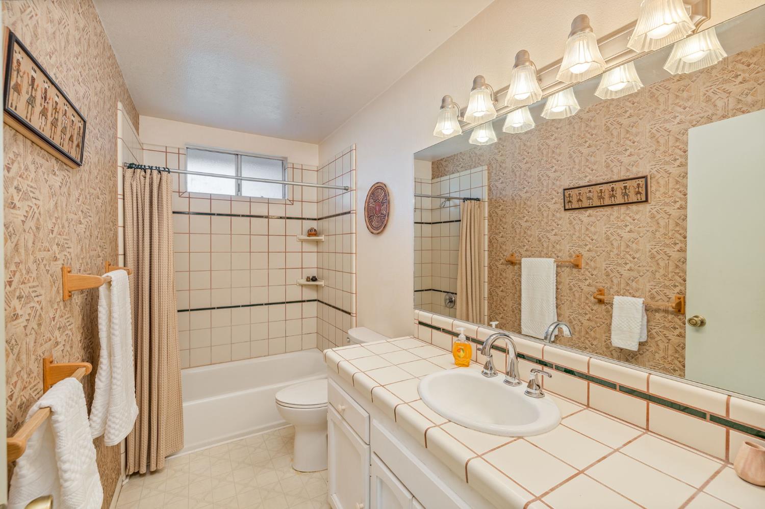 51300 Buckskin Ln, Oakhurst, CA 93644