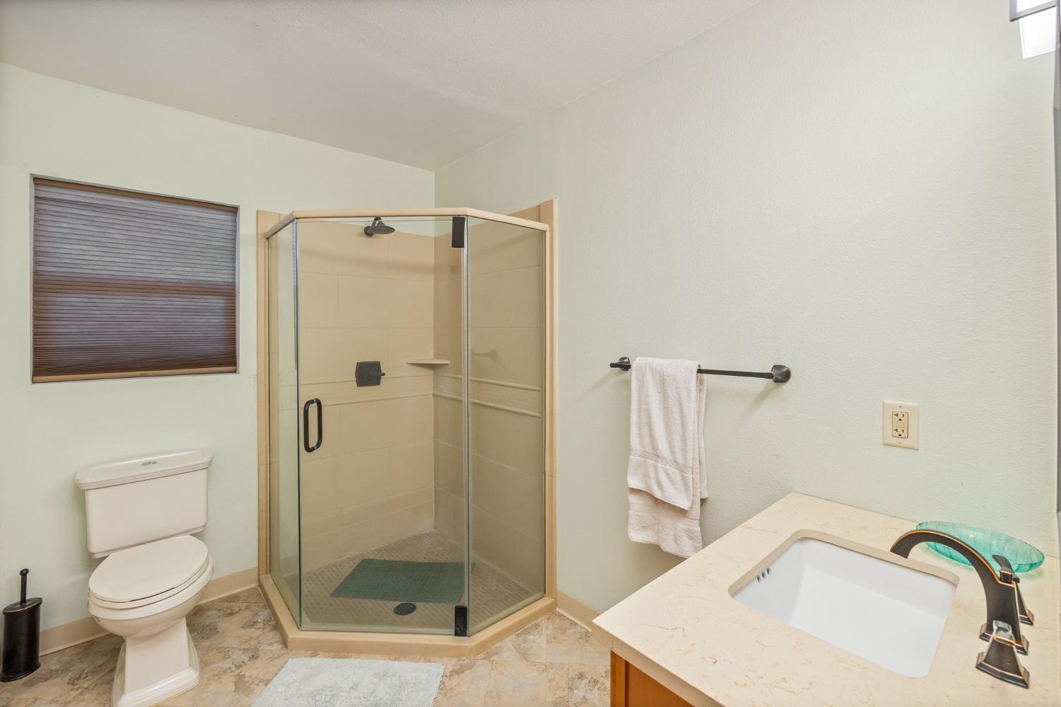 51300 Buckskin Ln, Oakhurst, CA 93644