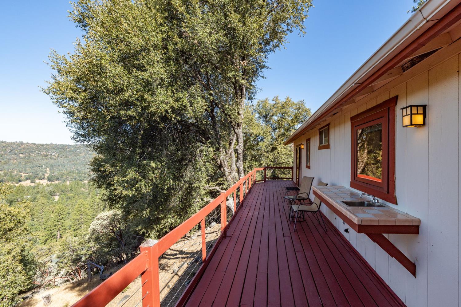 51300 Buckskin Ln, Oakhurst, CA 93644
