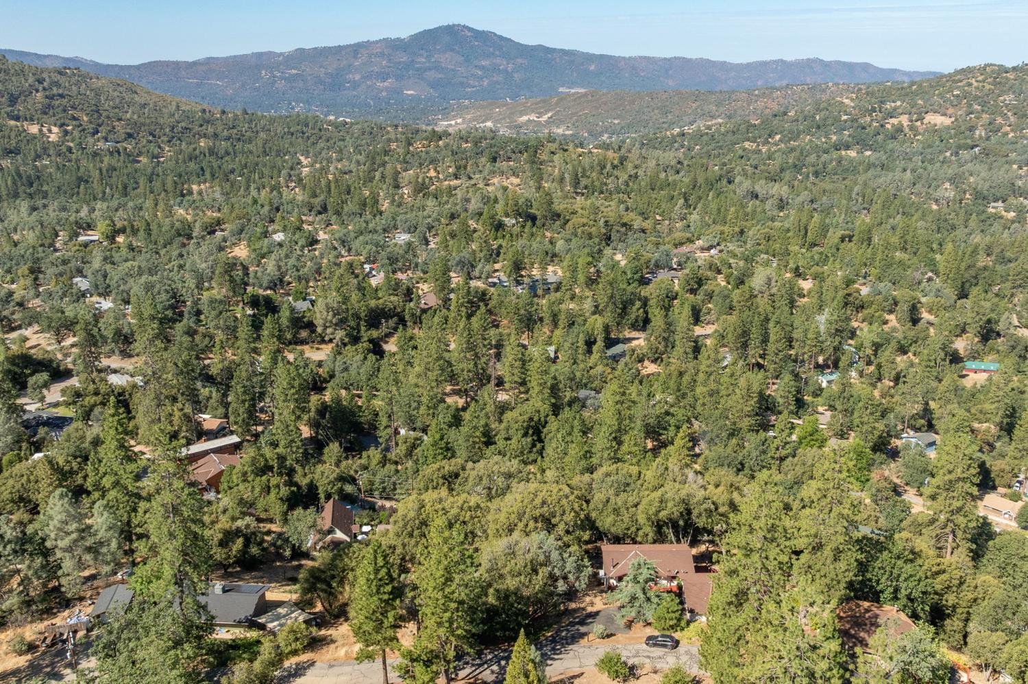 51300 Buckskin Ln, Oakhurst, CA 93644