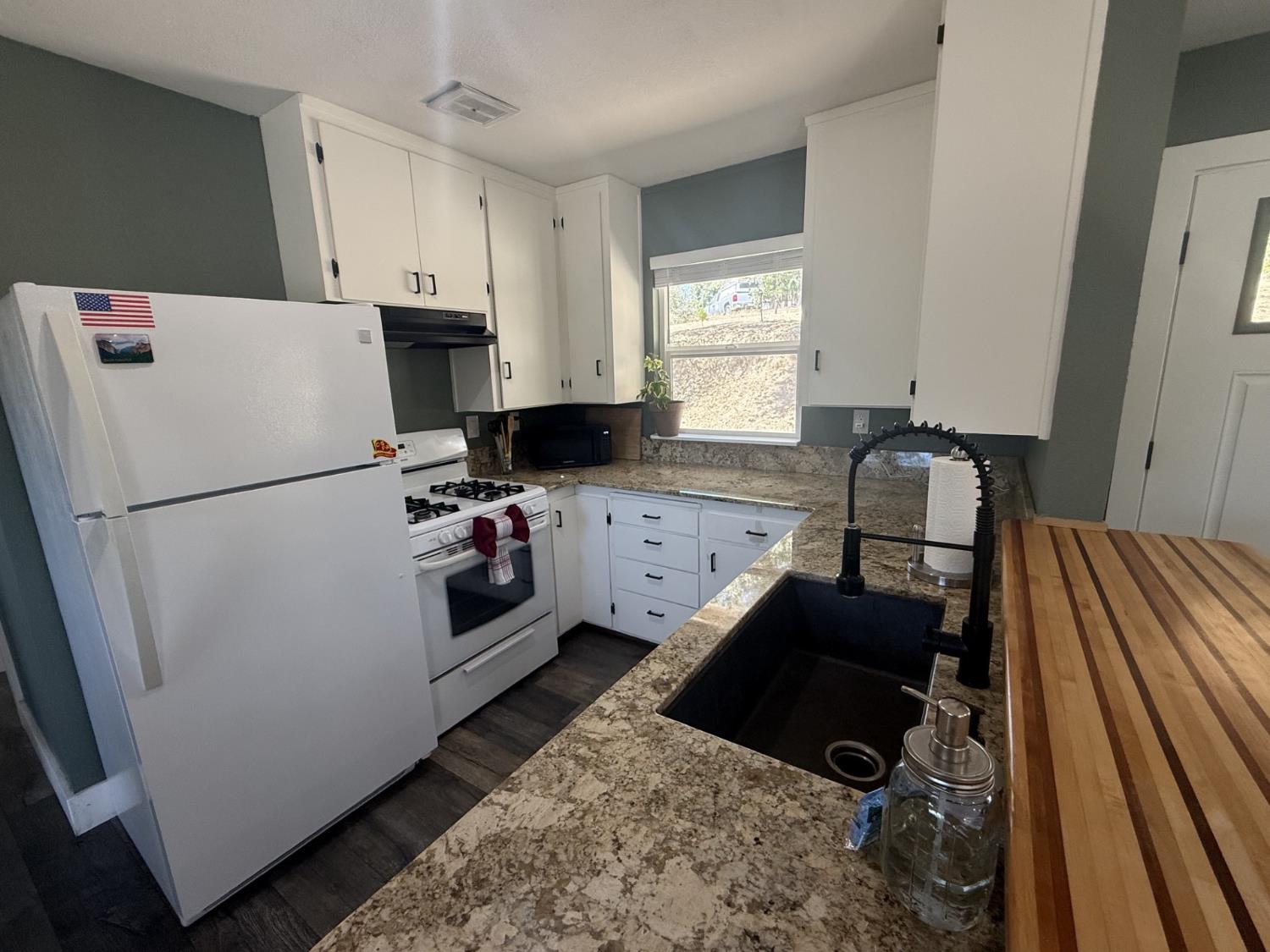 45250 Country View Ln, Ahwahnee, CA 93601
