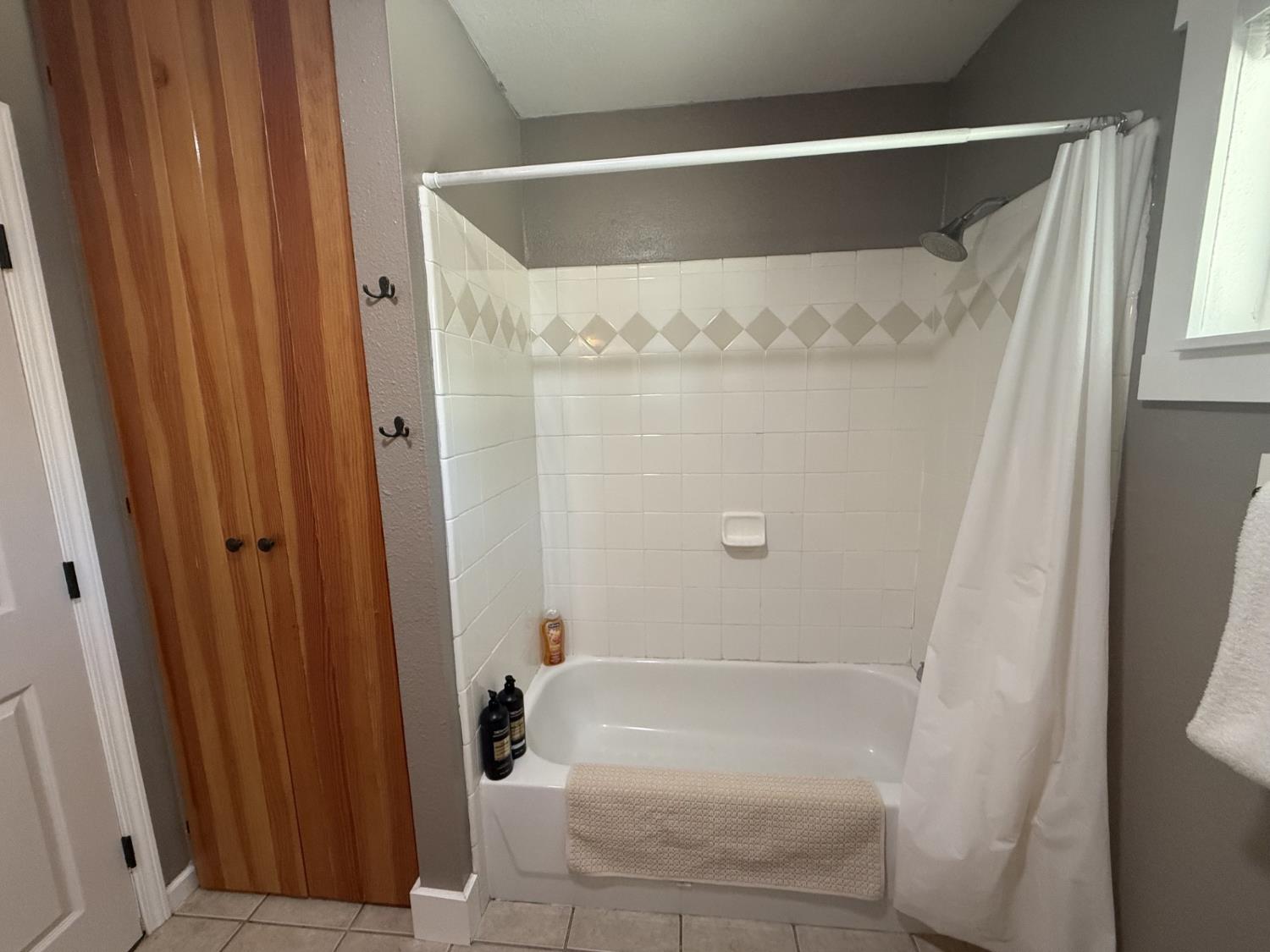 45250 Country View Ln, Ahwahnee, CA 93601