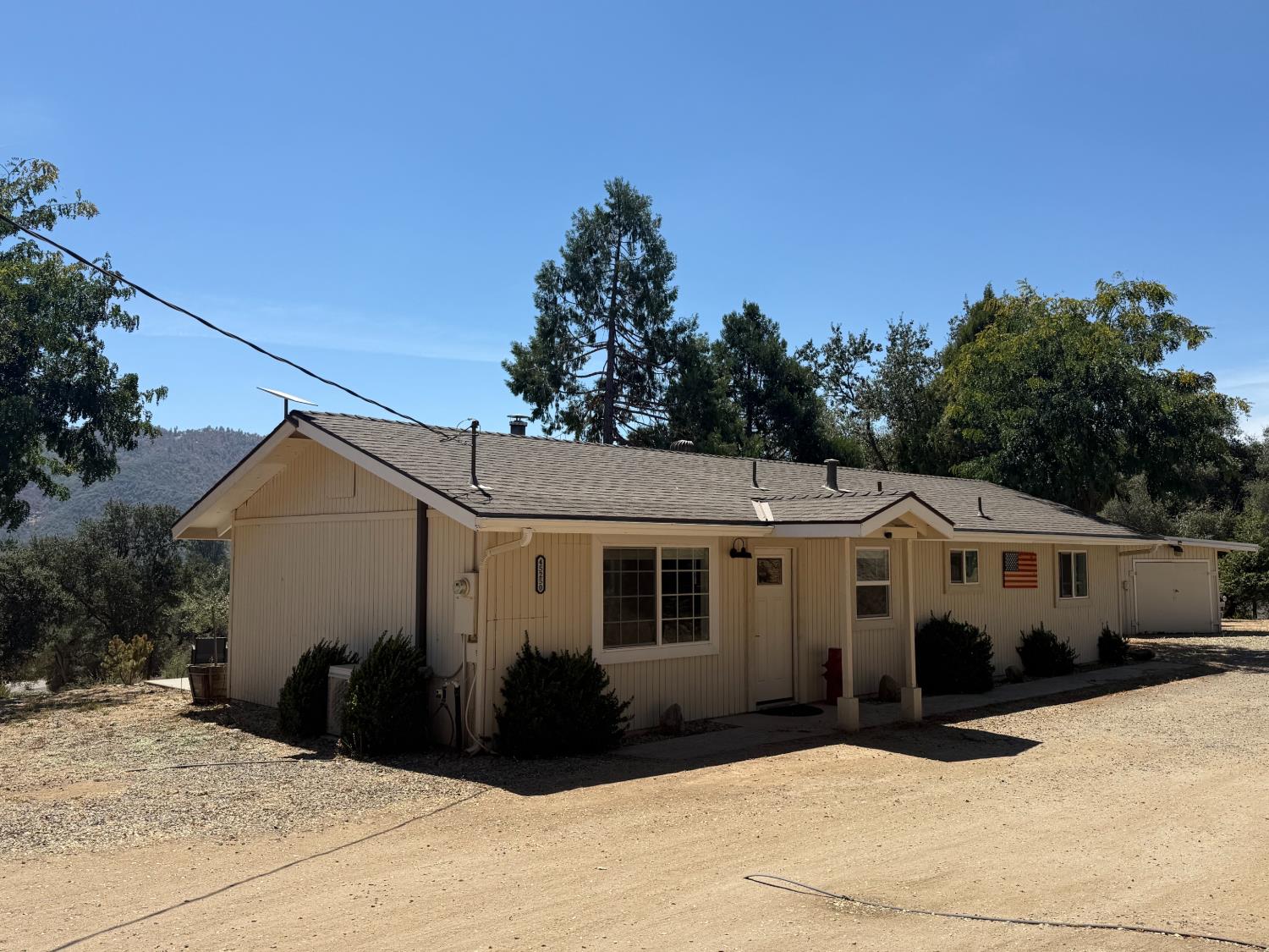 45250 Country View Ln, Ahwahnee, CA 93601