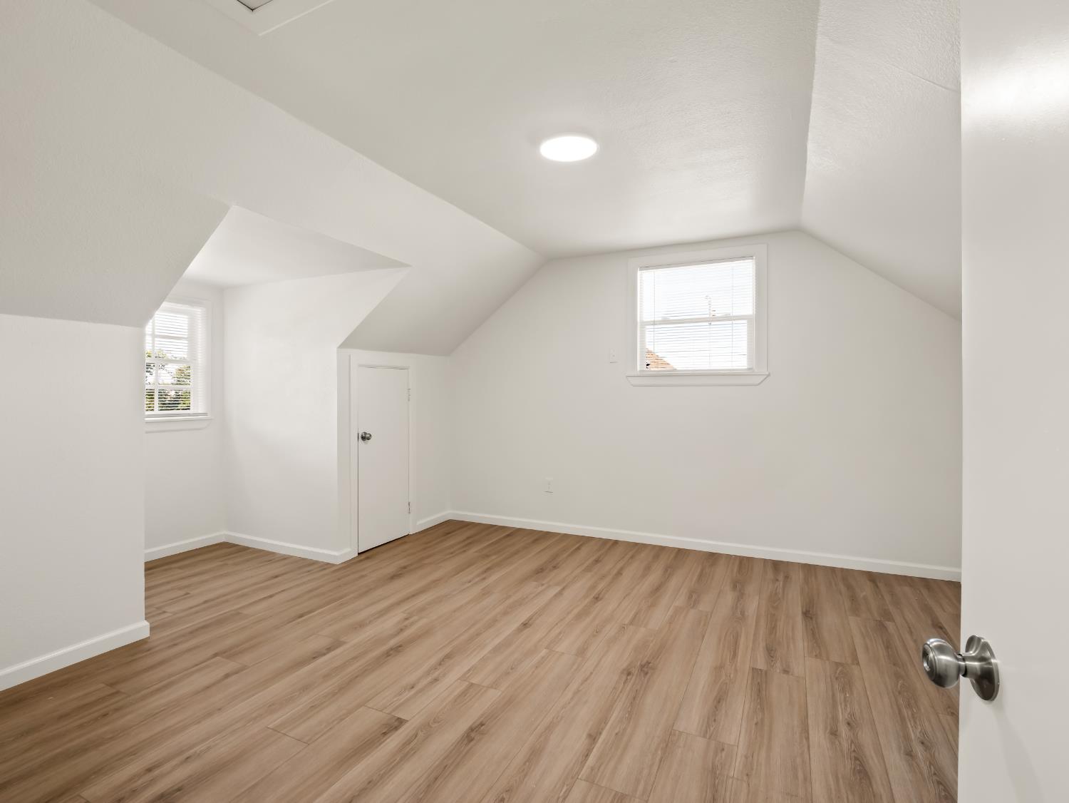 2044 E Sierra Madre Ave, Fresno, CA 93726