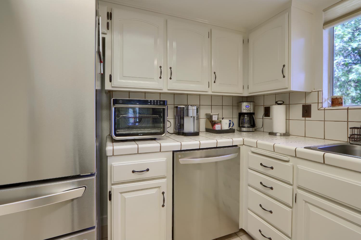 38393 Crestview Ln, Oakhurst, CA 93644