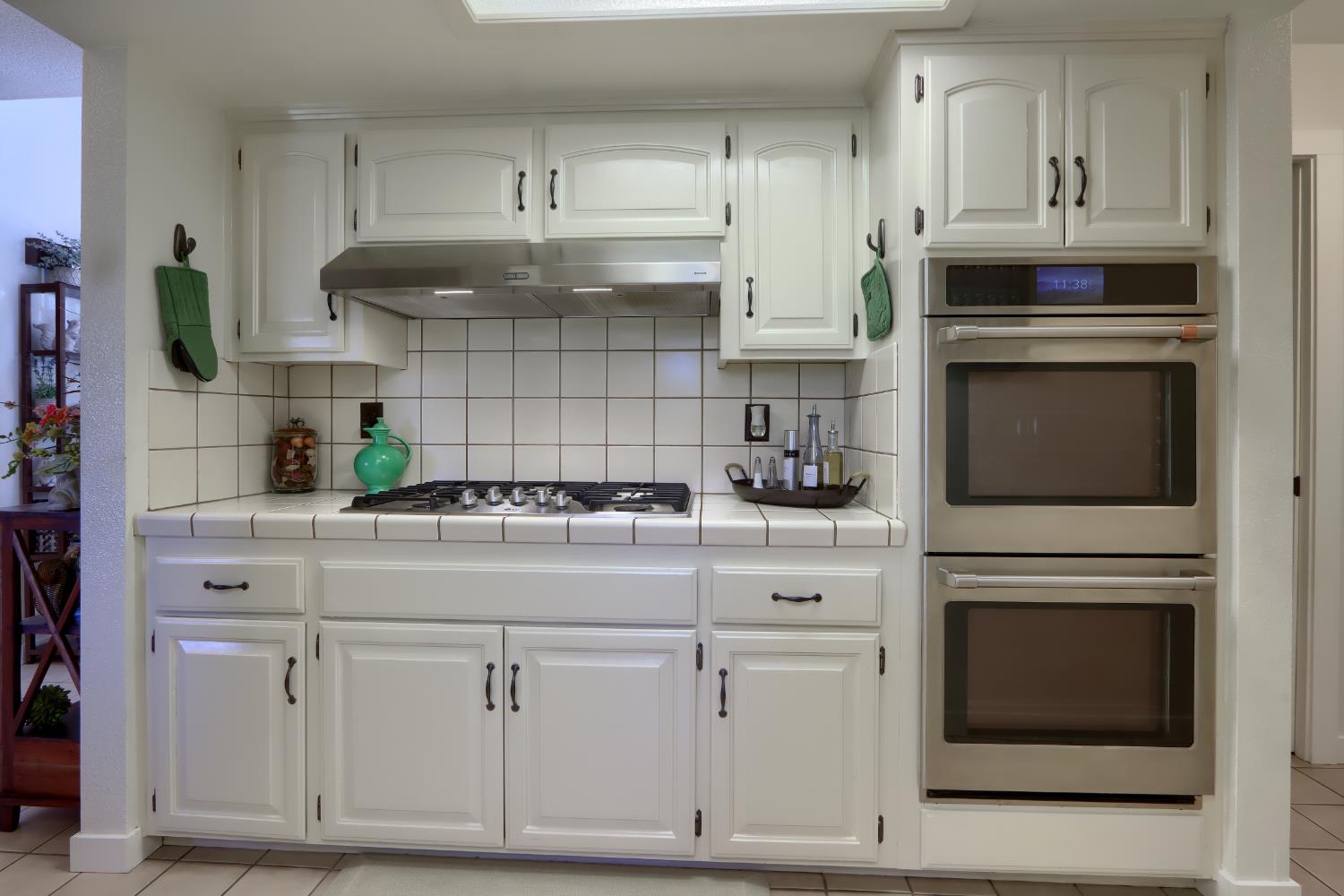 38393 Crestview Ln, Oakhurst, CA 93644