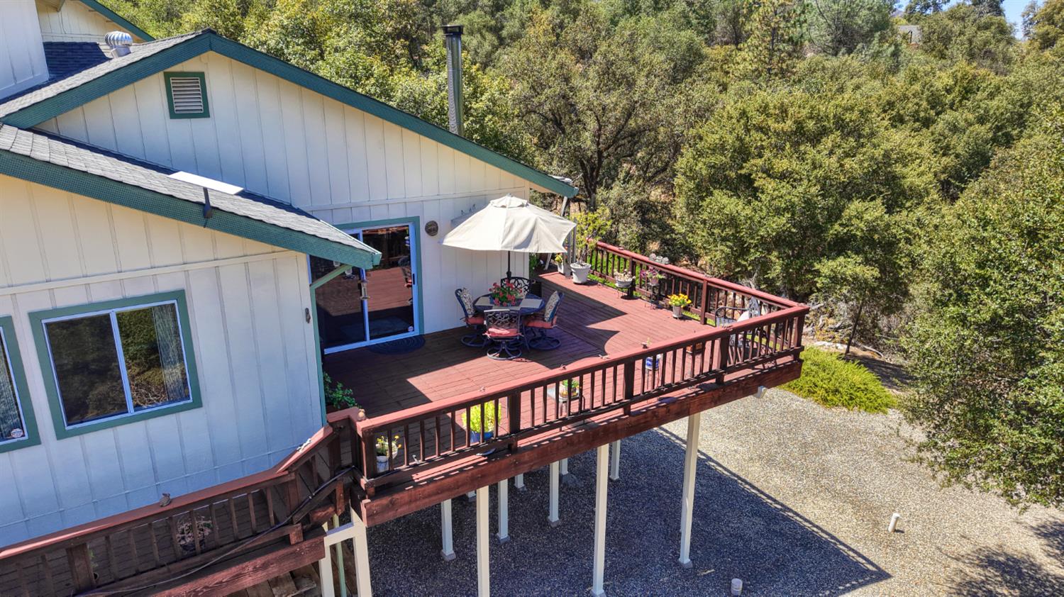 38393 Crestview Ln, Oakhurst, CA 93644