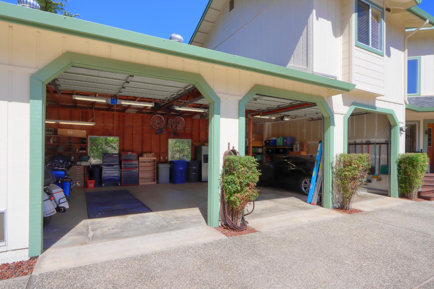 38393 Crestview Ln, Oakhurst, CA 93644