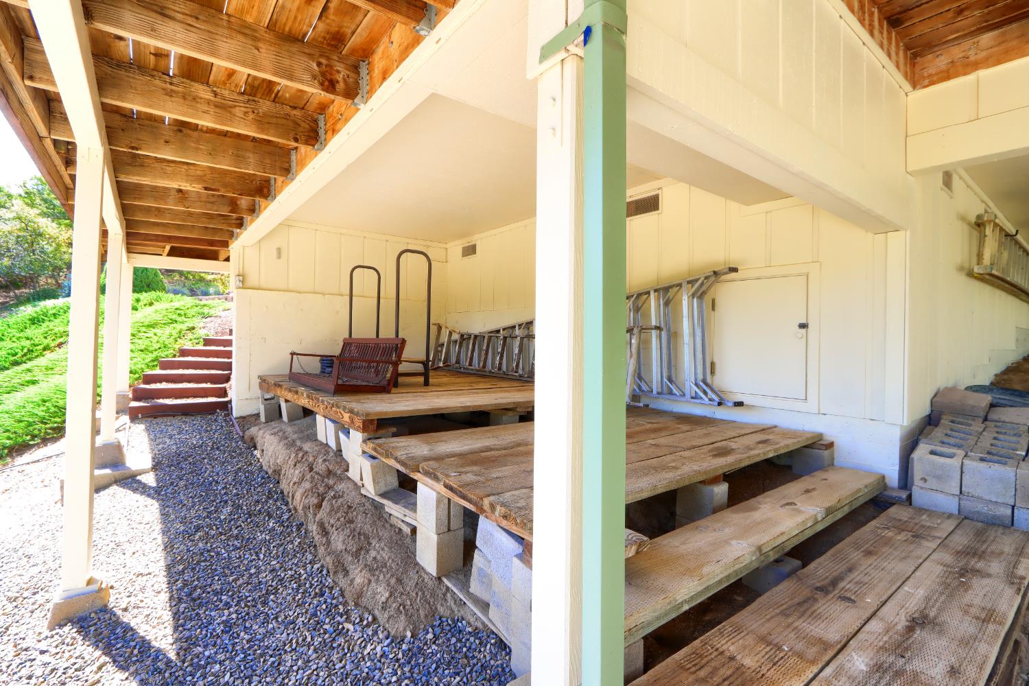 38393 Crestview Ln, Oakhurst, CA 93644