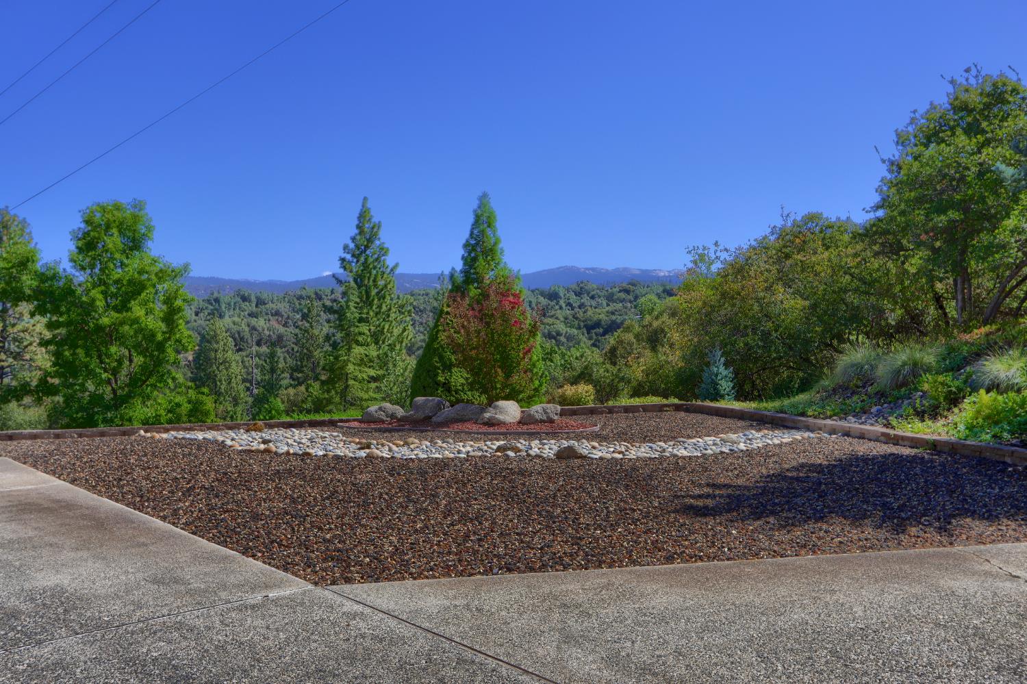 38393 Crestview Ln, Oakhurst, CA 93644
