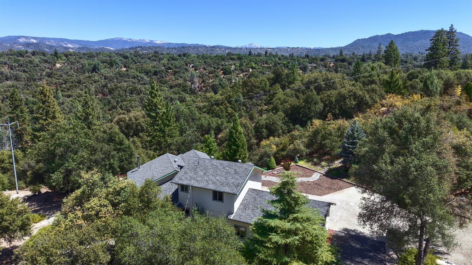 38393 Crestview Ln, Oakhurst, CA 93644
