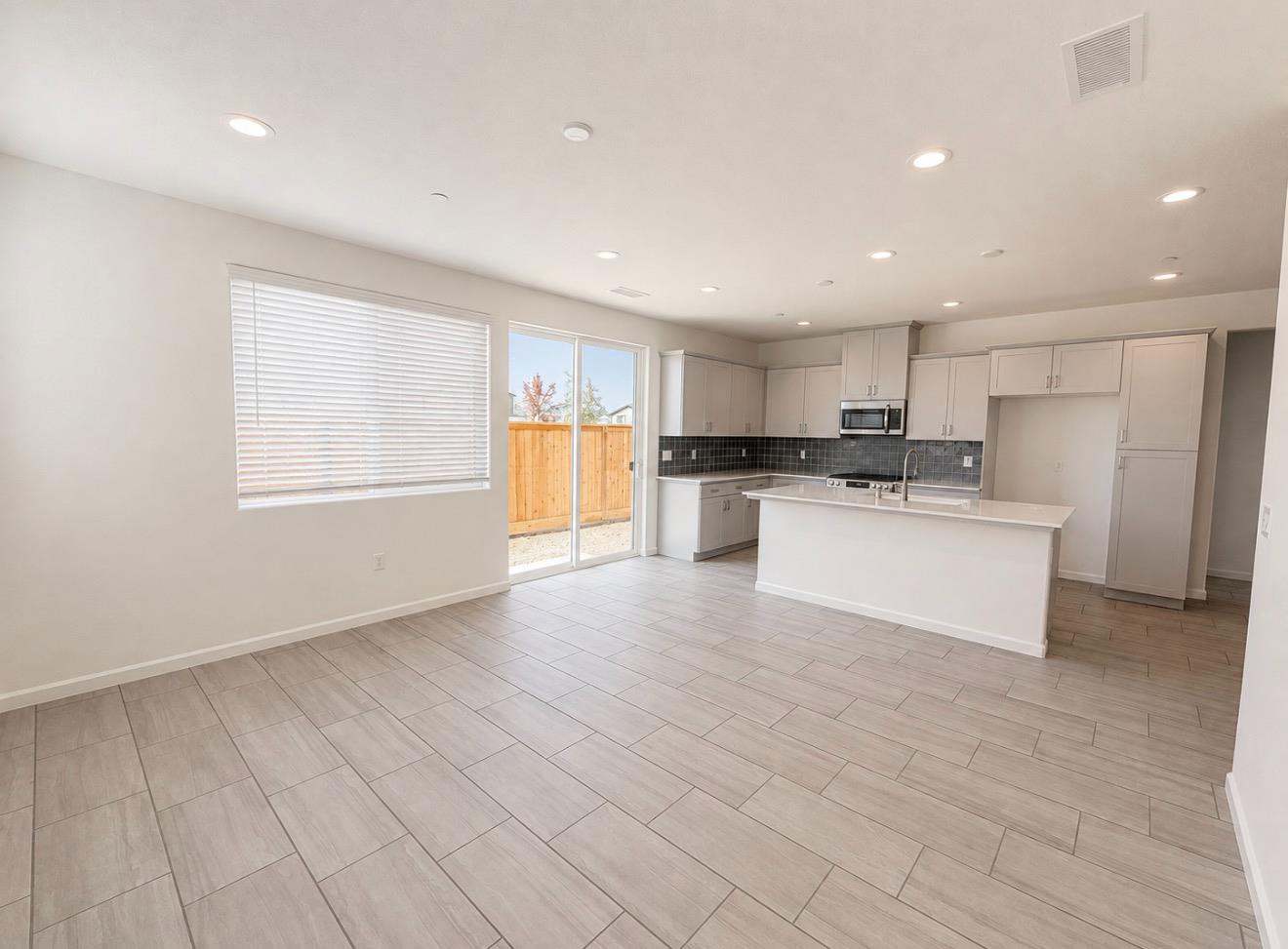 780 Josephine Ave, Madera, CA 93636