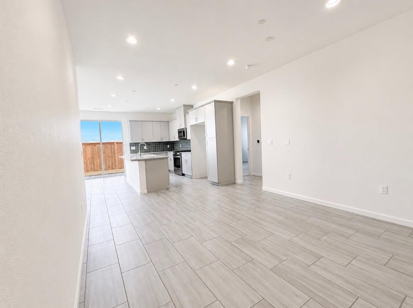 780 Josephine Ave, Madera, CA 93636